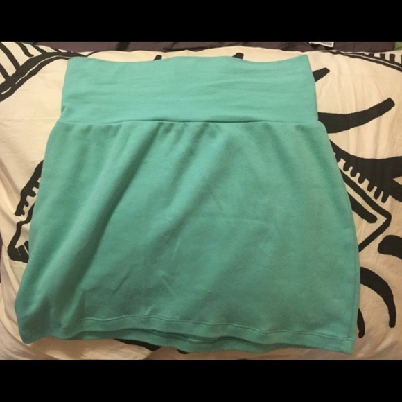 American Apparel Interlock Mini Skirt, Sz S - Picture 3 of 3